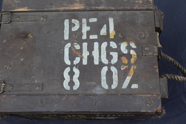 PE4 8OZ Sprengstoff Kiste mit Inerten Dummy Stangen