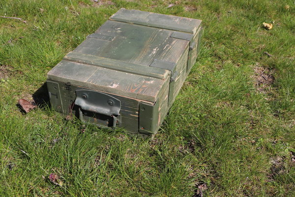 RGD-5 Handgranaten Kiste mit Einteilung.