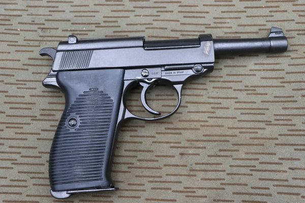 P38 Deko Pistole