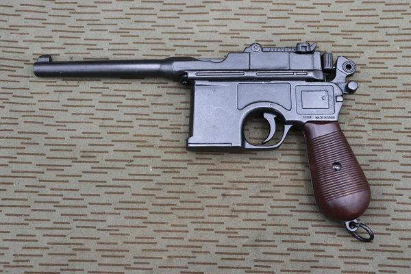 Mauser C96 Deko Pistole